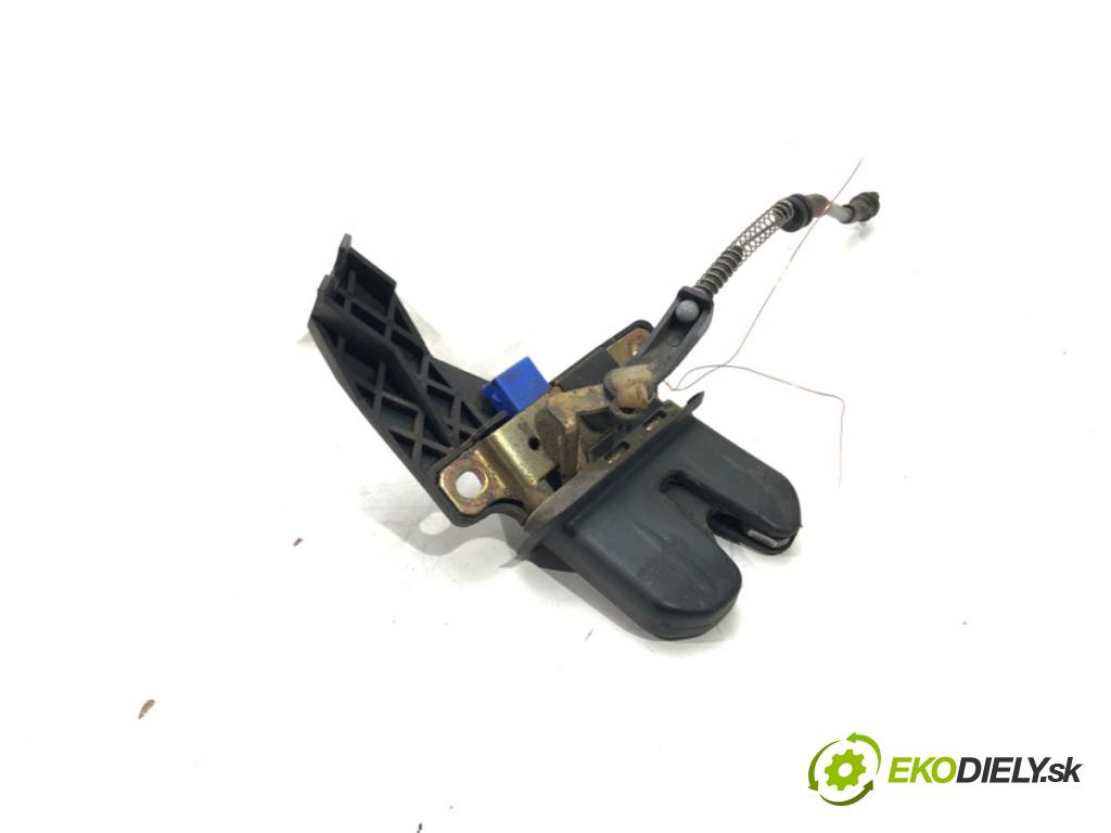 AUDI A4 B6 sedan 2001 96 kW 2.0 1984 zámok dveří zadní část 8E5827505A