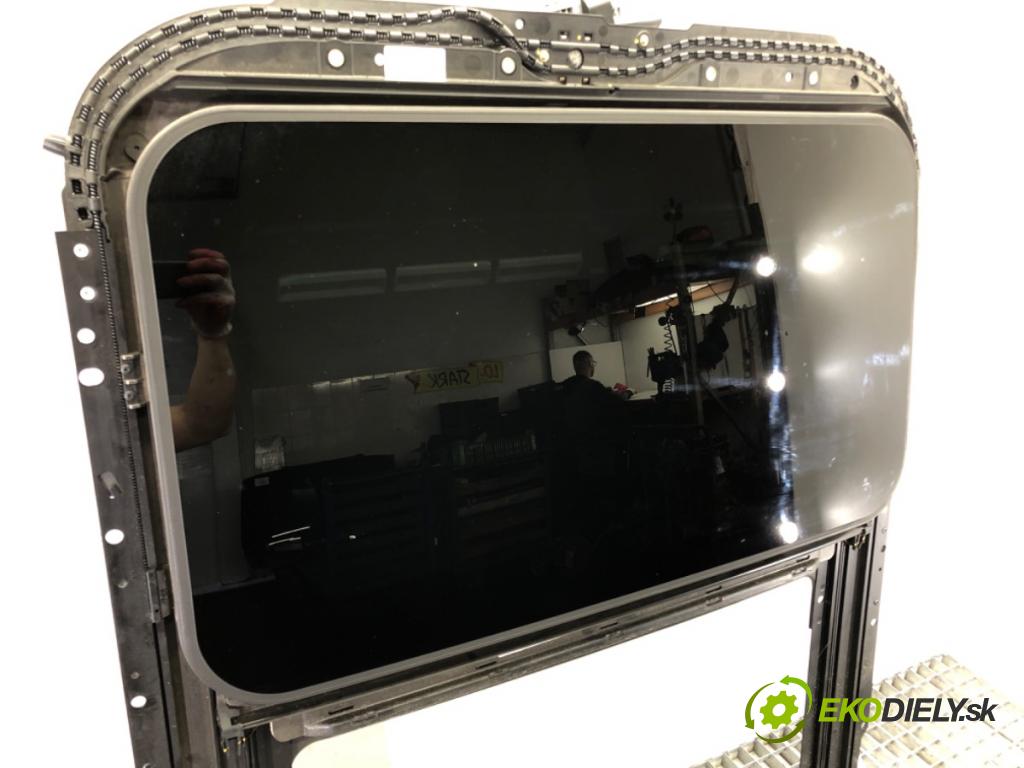 AUDI A4 B8 (8K2) 2007 - 2015    2.0 TFSI quattro 165 kW [224 KM] benzyna 2013 - 20  střešní okno 8K5877255 8K0959591B (Okna karoserie)