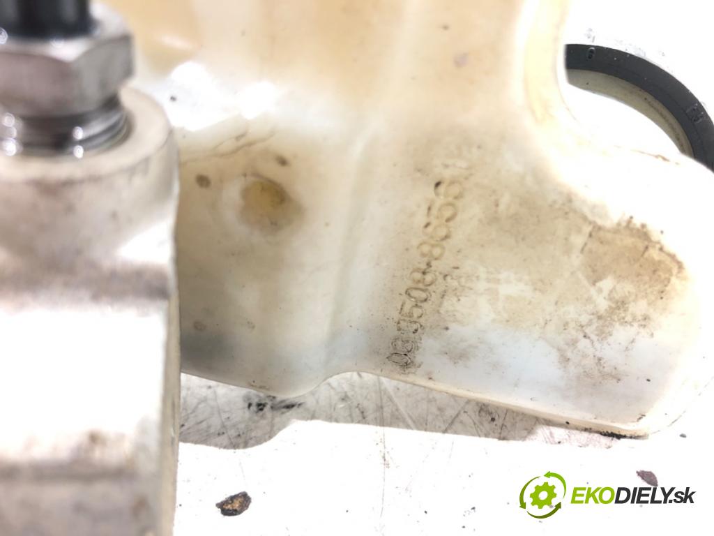 VOLVO V50 (545) 2003 - 2012    2.0 D 100 kW [136 KM] olej napędowy 2004 - 2010  Pumpa brzdová  (Posilňovače bŕzd)