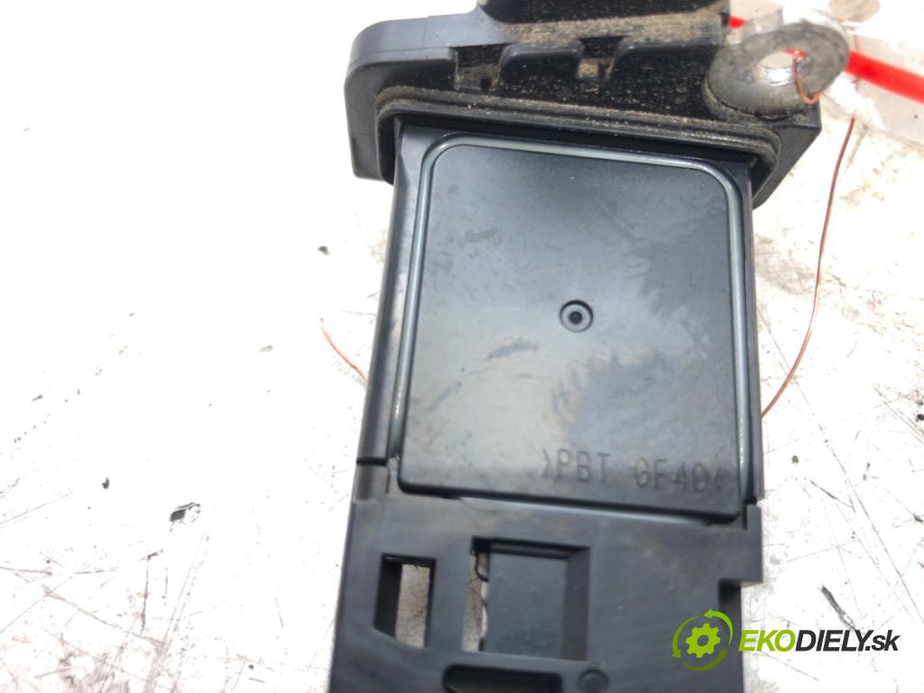 VOLVO V50 (545) 2003 - 2012    2.0 D 100 kW [136 KM] olej napędowy 2004 - 2010  Váha vzduchu  (Váhy vzduchu)