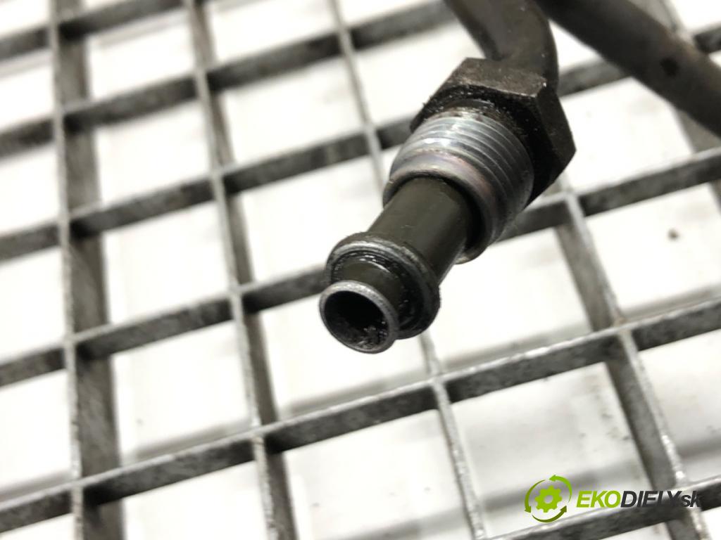 VOLVO V50 (545) 2003 - 2012    2.0 D 100 kW [136 KM] olej napędowy 2004 - 2010  hadica servočerpadlo  (Rúrky, hadice servočerpadla)