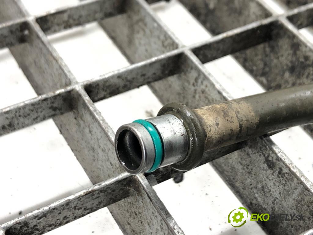 VOLVO V50 (545) 2003 - 2012    2.0 D 100 kW [136 KM] olej napędowy 2004 - 2010  hadica servočerpadlo  (Rúrky, hadice servočerpadla)