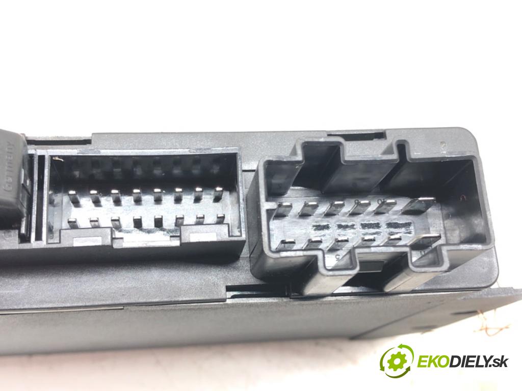 AUDI A6 C5 (4B2) 1997 - 2005    1.8 T 110 kW [150 KM] benzyna 1997 - 2005  Modul komfortu  (Moduly komfortu)