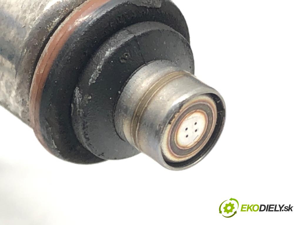 FORD FIESTA VI (CB1, CCN) 2008 - 2022    1.25 60 kW [82 KM] benzyna 2008 - 2017  Lišta vstrekovacia 8A6G-AA 8A6G-9H487-AA (Vstrekovacie lišty)