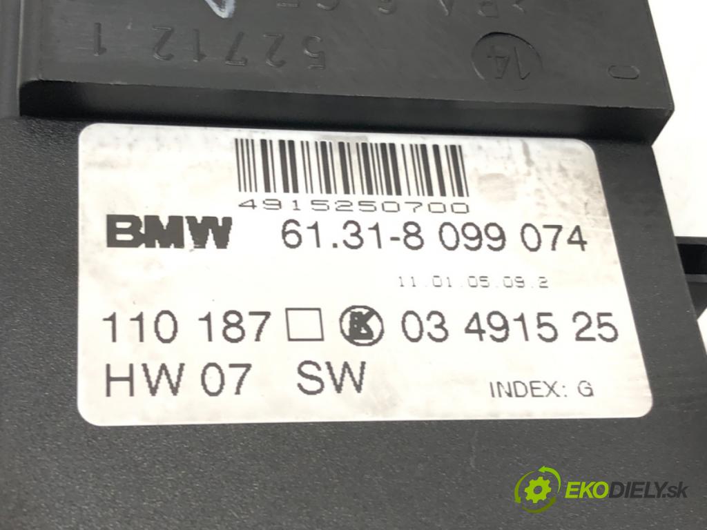 BMW X5 (E53) 2000 - 2006    3.0 d 155 kW [211 KM] olej napędowy 2003 - 2006  Prepínač sedačky pravy 8099074