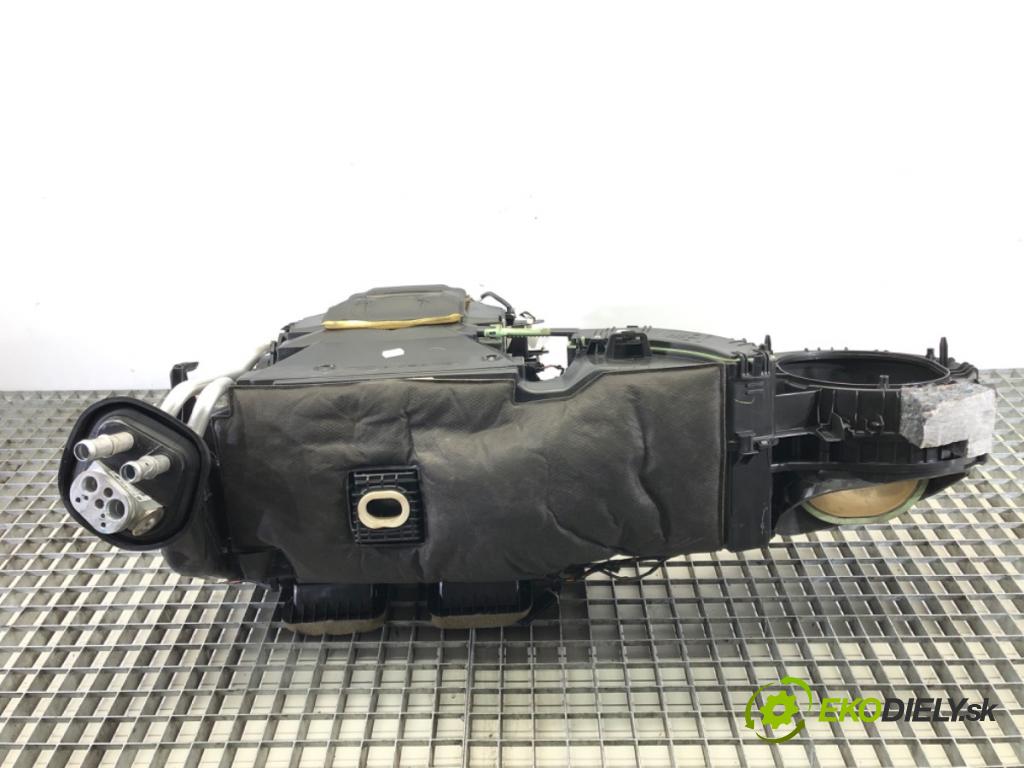 BMW 3 Touring (F31) 2012 - 2019    318 d 105 kW [143 KM] olej napędowy 2012 - 2015  Výhrevné teleso, radiátor kúrenia KOMBAJN 9296823