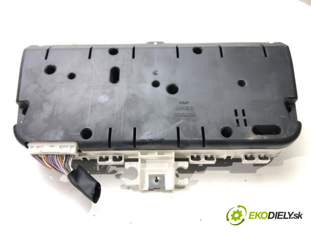 TOYOTA COROLLA Verso (ZER_, ZZE12_, R1_) 2004 - 2009    2.2 D-4D (AUR10_) 100 kW [136 KM] olej napędowy 20  Prístrojovka 83800-0F091 (Prístrojové dosky, displeje)
