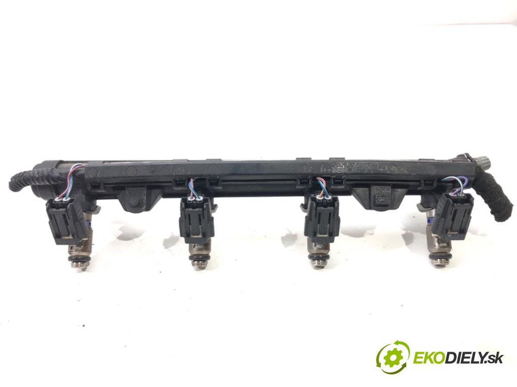 VW POLO V (6R1, 6C1) 2009 - 2022    1.4 (6R1) 63 kW [85 KM] benzyna 2009 - 2014  Lišta vstrekovacia 036971824D 036031AH (Vstrekovacie lišty)