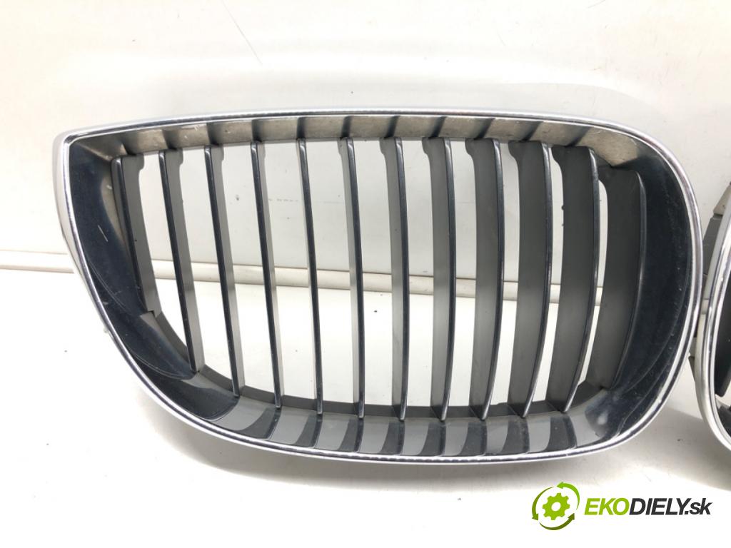 BMW 1 (E87) 2003 - 2013    118 d 90 kW [122 KM] olej napędowy 2004 - 2007  mřížka maska 7128614 7128613 (Mřížky (masky) chladičů)