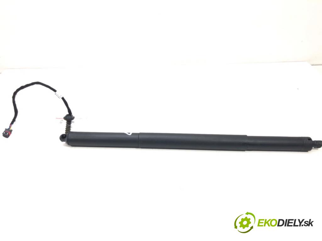 SKODA SUPERB III liftback 2015 110 kW 1.4 TSI 1395 Teleskop Teleskop dverí ľavy 3V0827851B