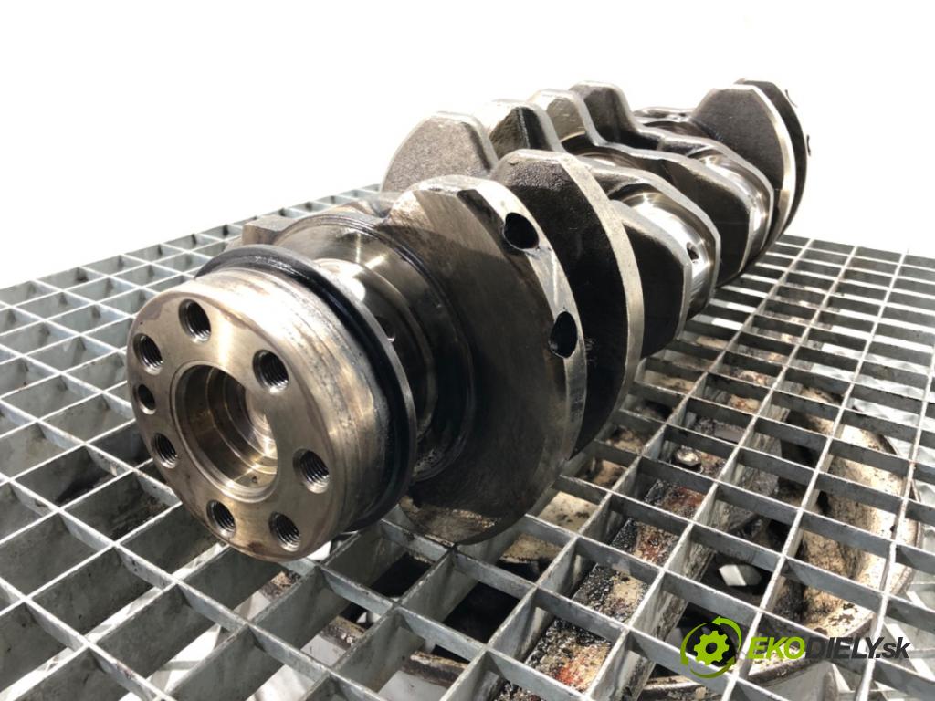 MITSUBISHI PAJERO III (V7_W, V6_W) 1999 - 2007    3.2 Di-D (V68W) 118 kW [160 KM] olej napędowy 2000  Kardaň, hriadeľ KLIKA: 4M41 (Ostatné)