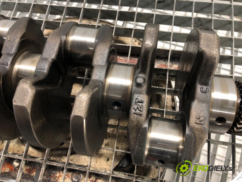 MITSUBISHI PAJERO III (V7_W, V6_W) 1999 - 2007    3.2 Di-D (V68W) 118 kW [160 KM] olej napędowy 2000  Kardaň, hriadeľ KLIKA: 4M41 (Ostatné)