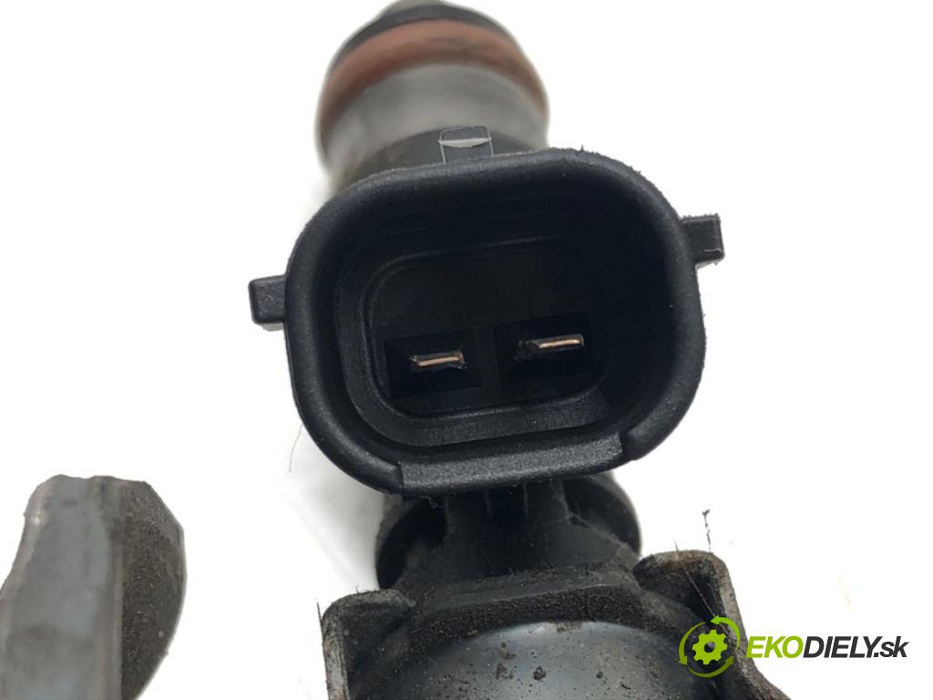 NISSAN NOTE (E11, NE11) 2005 - 2013    1.4 65 kW [88 KM] benzyna 2006 - 2012  Lišta vstrekovacia 16600AX20B (Vstrekovacie lišty)