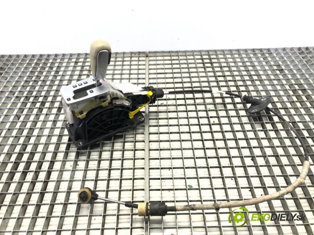 VOLVO V70 III (135) 2007 - 2016    T5 177 kW [241 KM] benzyna 2010 - 2014  Kulisa P31259559 (Rýchlostné páky / kulisy)