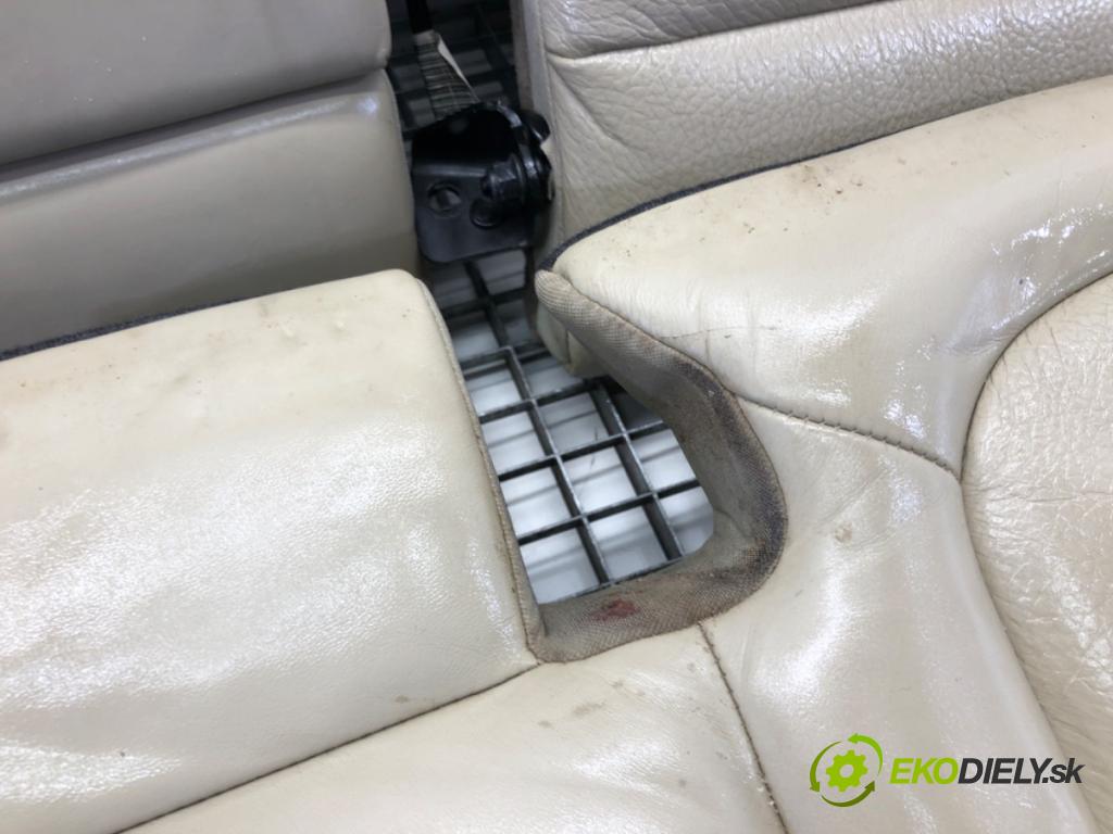 VOLVO V70 III (135) 2007 - 2016    T5 177 kW [241 KM] benzyna 2010 - 2014  Sedadlo druhý RIADOK: