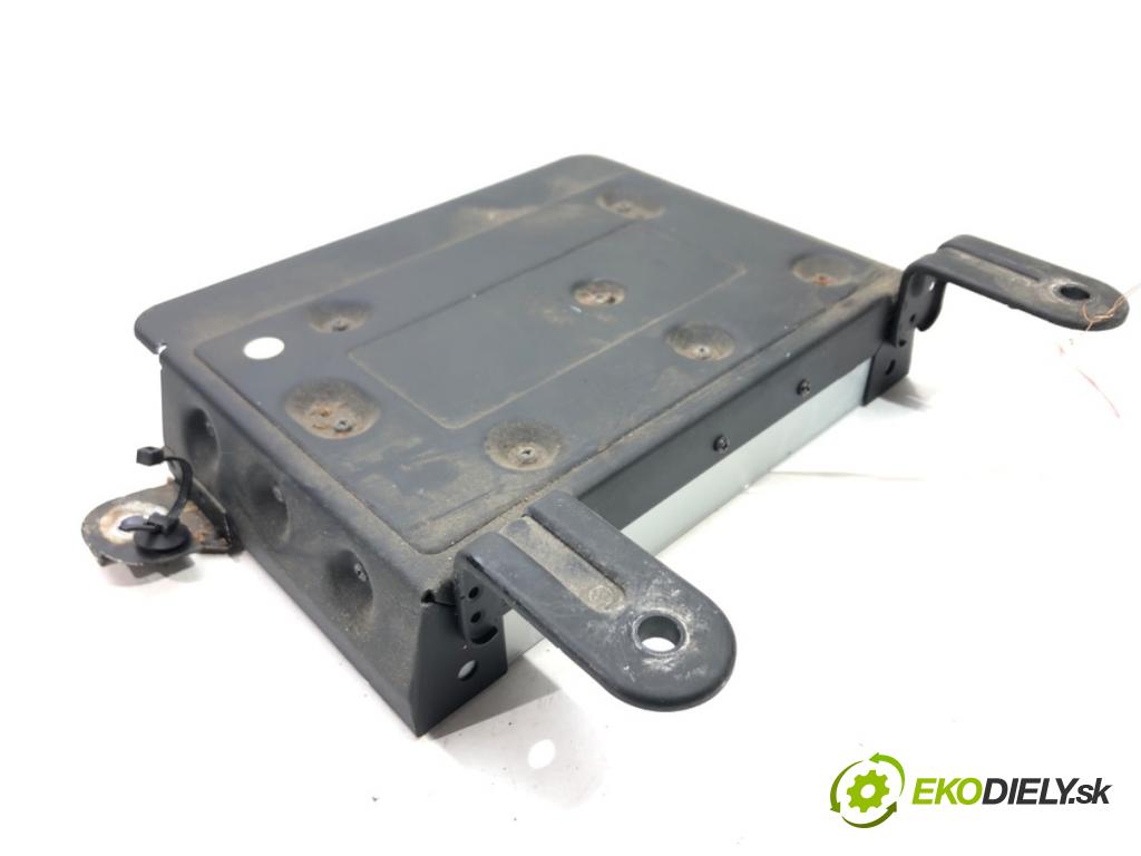 VOLVO V70 III (135) 2007 - 2016    T5 177 kW [241 KM] benzyna 2010 - 2014  Zosilňovač Antenní: 31360322AA (Zosilňovače)