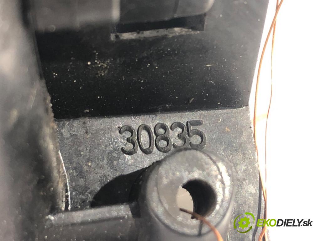 TOYOTA AURIS (_E15_) 2006 - 2012    1.6 (ZRE151_) 91 kW [124 KM] benzyna 2007 - 2012  ostrekovača svetla ľavy  (Motorčeky, čerpadlá ostrekovačov)