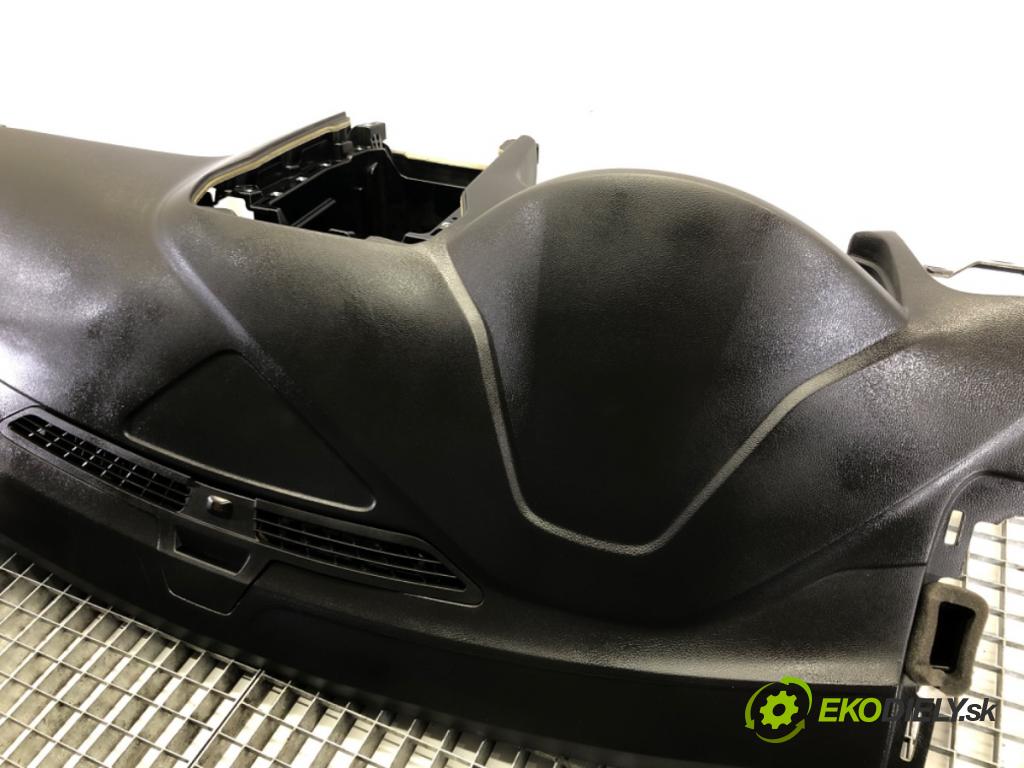 FORD MONDEO V liftback (CE) 2014 - 2022    2.0 TDCi 110 kW [150 KM] olej napędowy 2014 - 2022  Palubná doska  (Palubné dosky)