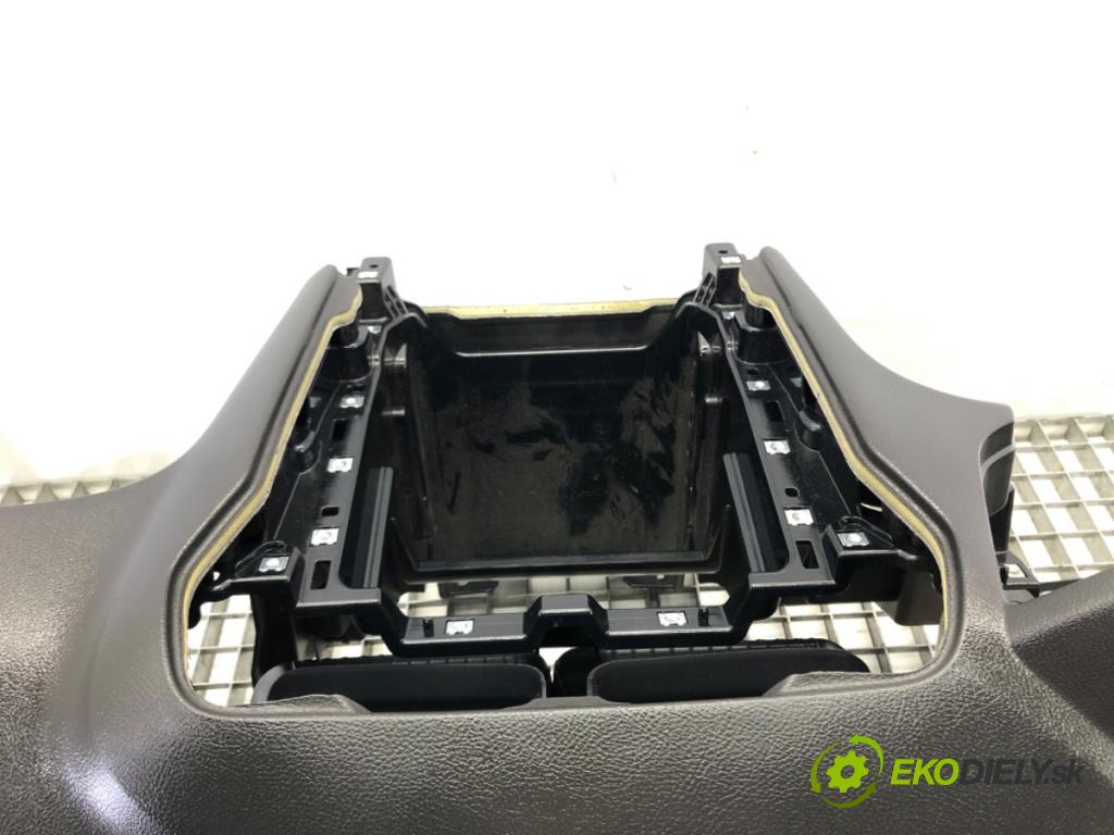 FORD MONDEO V liftback (CE) 2014 - 2022    2.0 TDCi 110 kW [150 KM] olej napędowy 2014 - 2022  Palubná doska  (Palubné dosky)