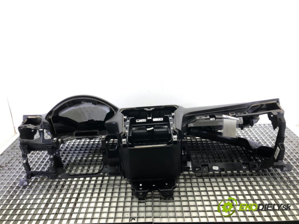 FORD MONDEO V liftback (CE) 2014 - 2022    2.0 TDCi 110 kW [150 KM] olej napędowy 2014 - 2022  Palubná doska  (Palubné dosky)