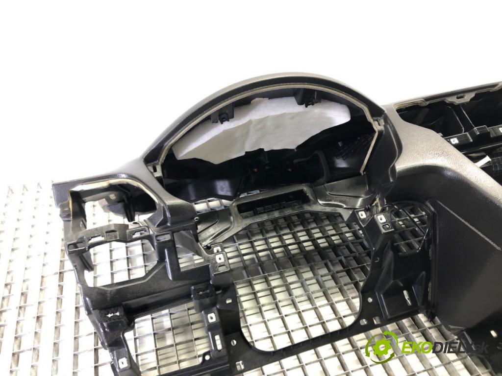 FORD MONDEO V liftback (CE) 2014 - 2022    2.0 TDCi 110 kW [150 KM] olej napędowy 2014 - 2022  Palubná doska  (Palubné dosky)