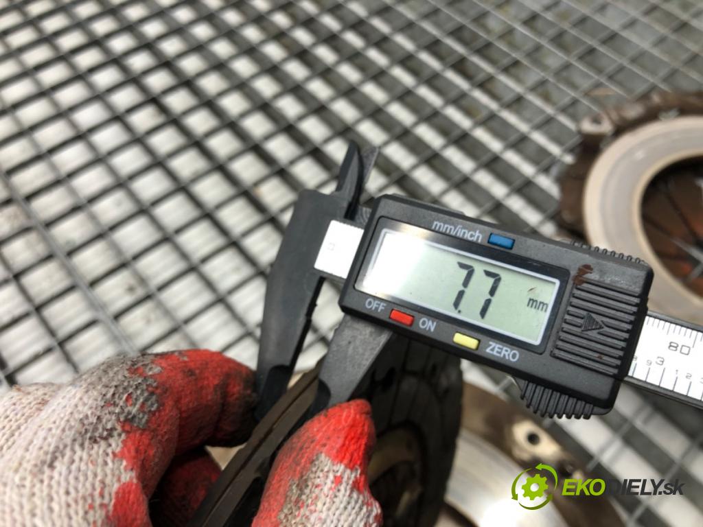 TOYOTA YARIS (_P9_) 2005 - 2014    1.4 D-4D (NLP90_) 66 kW [90 KM] olej napędowy 2005  Spojková sada (bez ložiska) 13451-0N010 (Kompletné sady (bez ložiska))