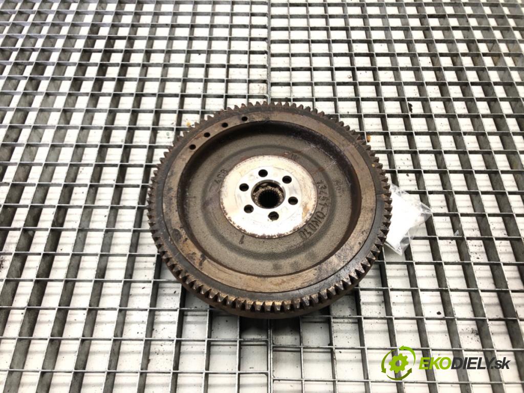 TOYOTA YARIS (_P9_) 2005 - 2014    1.4 D-4D (NLP90_) 66 kW [90 KM] olej napędowy 2005  Spojková sada (bez ložiska) 13451-0N010 (Kompletné sady (bez ložiska))