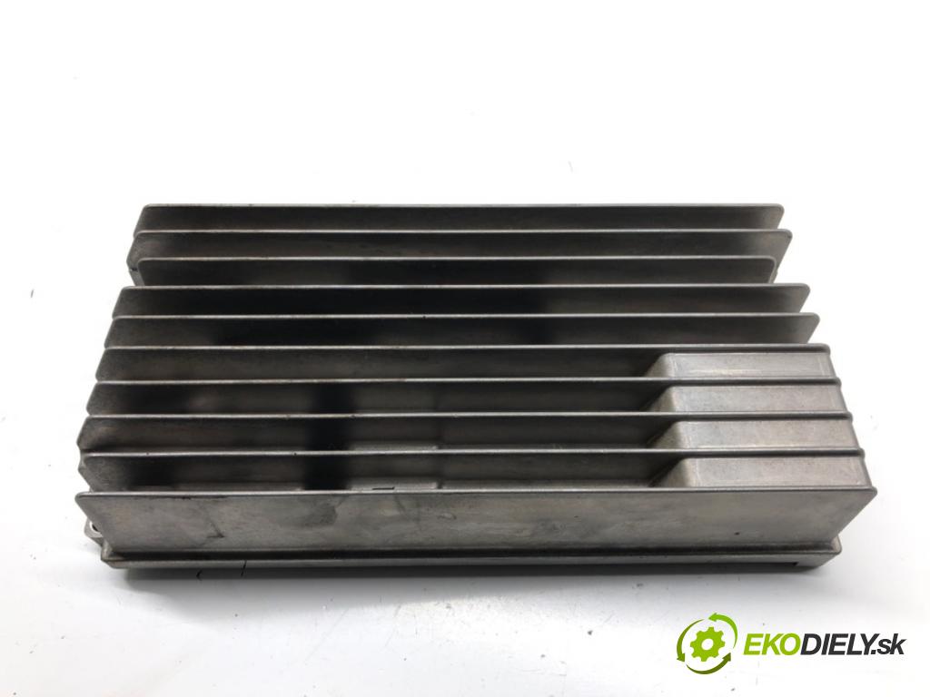 AUDI A5 (8T3) 2007 - 2017    2.0 TDI 125 kW [170 KM] olej napędowy 2008 - 2012  Zosilňovač 8T0035223AP (Zosilňovače)