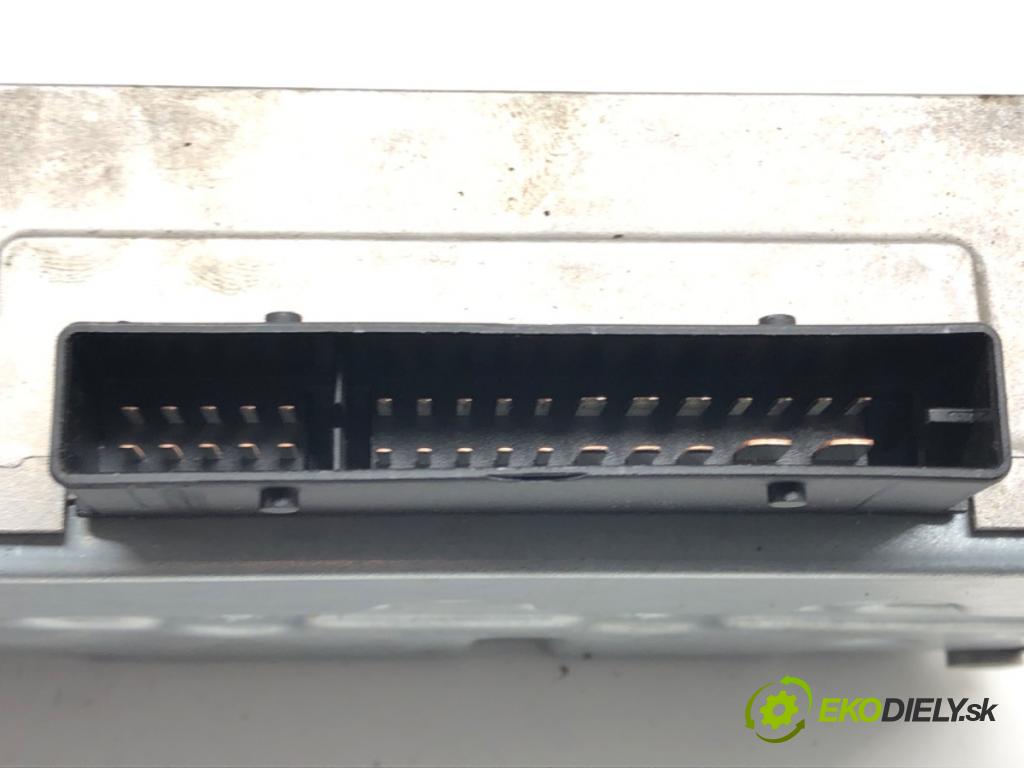 AUDI A5 (8T3) 2007 - 2017    2.0 TDI 125 kW [170 KM] olej napędowy 2008 - 2012  Zosilňovač 8T0035223AP (Zosilňovače)