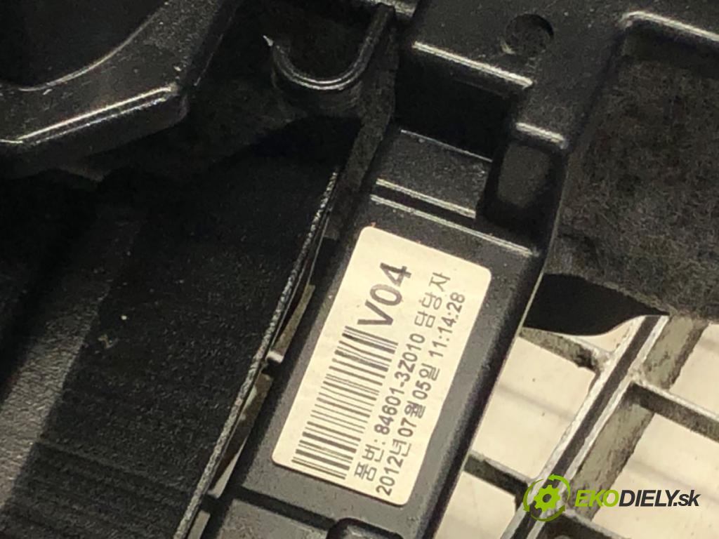 HYUNDAI i40 I (VF) 2012 - 2022    1.7 CRDi 100 kW [136 KM] olej napędowy 2012 - 2022  Lakťová opierka  (Lakťové opierky)