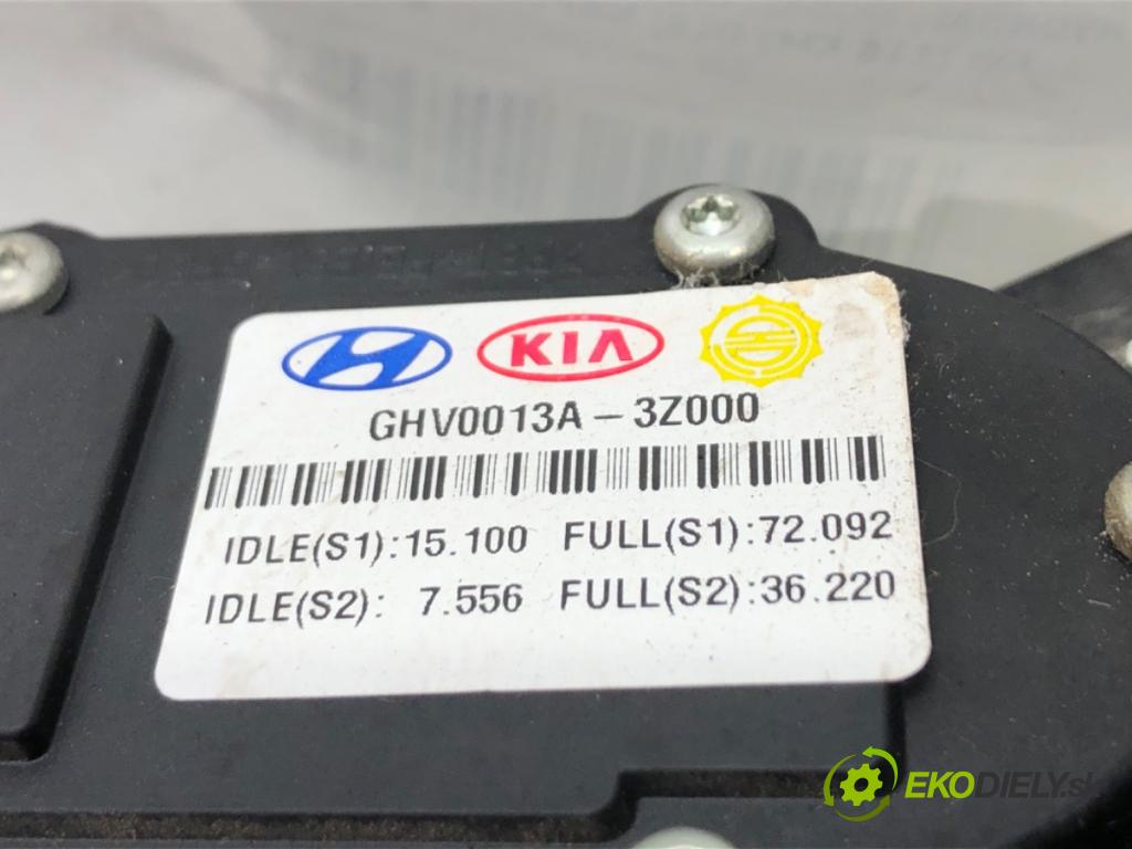 HYUNDAI i40 I (VF) 2012 - 2022    1.7 CRDi 85 kW [116 KM] olej napędowy 2012 - 2022  Potenciometer plynového pedálu  (Pedále)