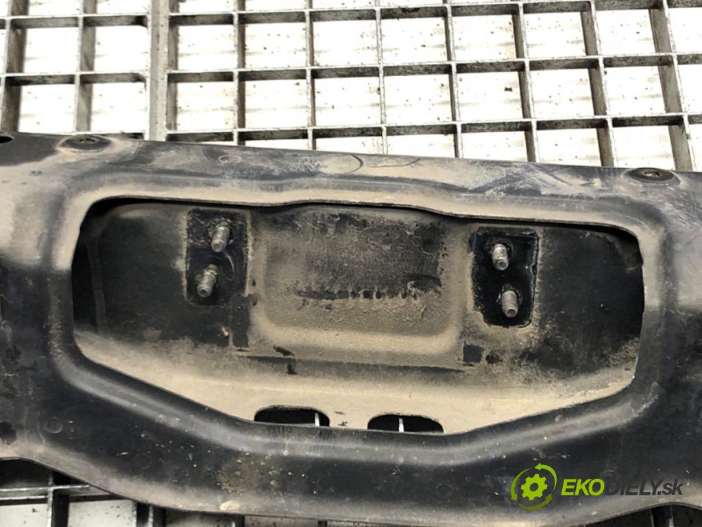 HYUNDAI i40 I (VF) 2012 - 2022    1.7 CRDi 85 kW [116 KM] olej napędowy 2012 - 2022  Výstuha horná  (Výstuhy)