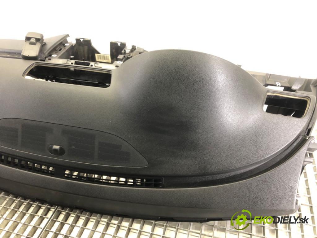 VW PASSAT B7 Variant (365) 2010 - 2015    2.0 TDI 103 kW [140 KM] olej napędowy 2010 - 2014  Palubná doska  (Palubné dosky)