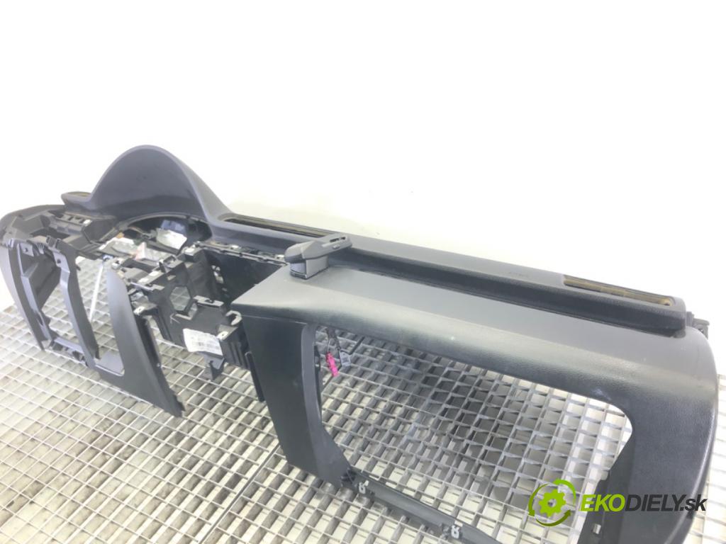 VW PASSAT B7 Variant (365) 2010 - 2015    2.0 TDI 103 kW [140 KM] olej napędowy 2010 - 2014  Palubná doska  (Palubné dosky)