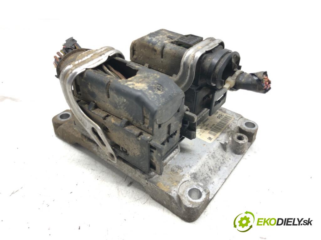 OPEL CORSA C (X01) 2000 - 2009    1.0 (F08, F68) 43 kW [58 KM] benzyna 2000 - 2003  riadiaca jednotka Motor 24443795 (Riadiace jednotky)