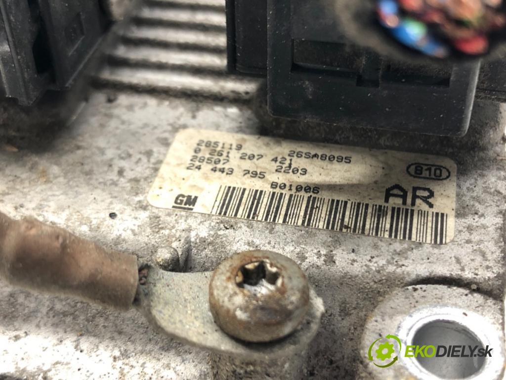 OPEL CORSA C (X01) 2000 - 2009    1.0 (F08, F68) 43 kW [58 KM] benzyna 2000 - 2003  riadiaca jednotka Motor 24443795 (Riadiace jednotky)
