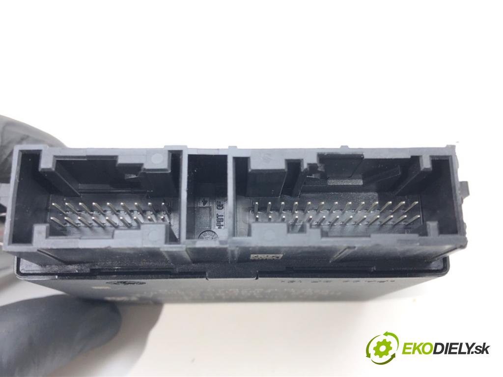 JAGUAR XE (X760) 2015 - 2022    2.0 D 132 kW [180 KM] olej napędowy 2015 - 2022  Modul PDC HK52-15C859-AE (Ostatné)