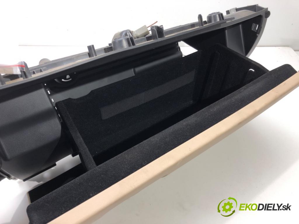 JAGUAR XE (X760) 2015 - 2022    2.0 D 132 kW [180 KM] olej napędowy 2015 - 2022  Priehradka, kastlík spolujazdca  (Priehradky, kastlíky)