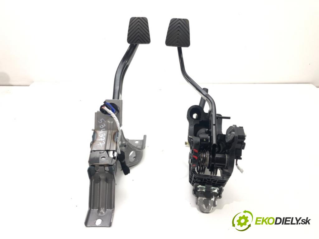 HYUNDAI i30 (PDE, PD, PDEN) 2016 - 2022    1.5 81 kW [110 KM] benzyna 2020 - 2022  PEDÁL: 32800-J7100BB (Pedále)