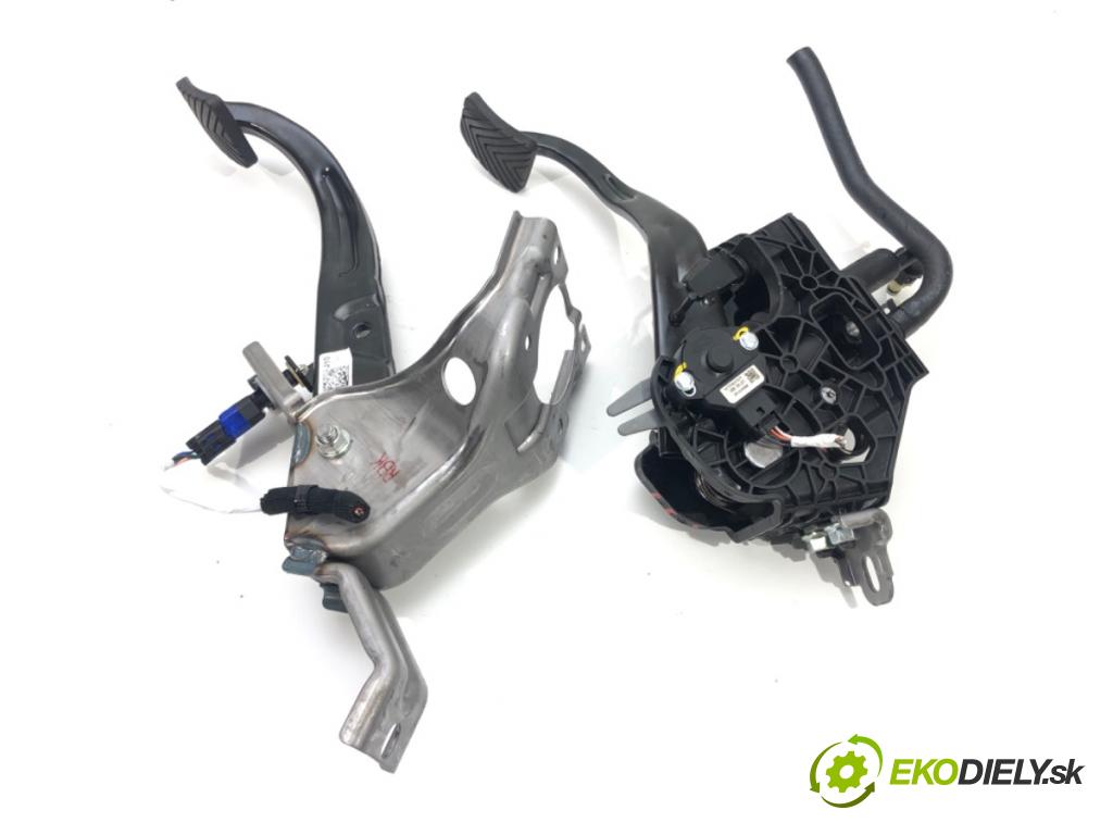 HYUNDAI i30 (PDE, PD, PDEN) 2016 - 2022    1.5 81 kW [110 KM] benzyna 2020 - 2022  PEDÁL: 32800-J7100BB (Pedále)