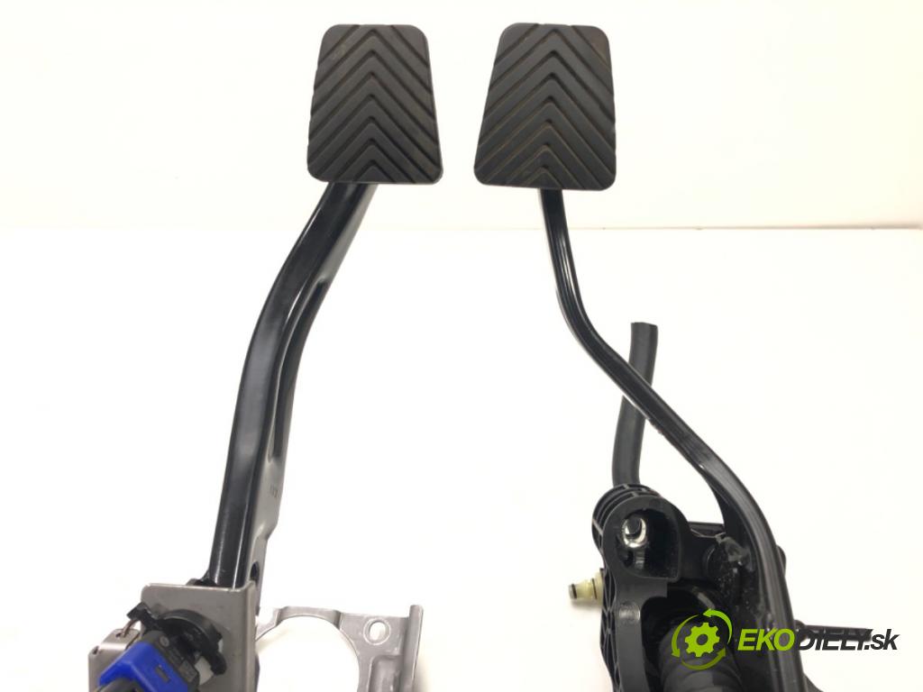 HYUNDAI i30 (PDE, PD, PDEN) 2016 - 2022    1.5 81 kW [110 KM] benzyna 2020 - 2022  PEDÁL: 32800-J7100BB (Pedále)