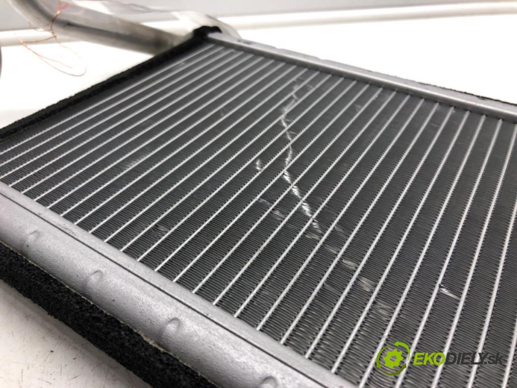 HYUNDAI i30 (PDE, PD, PDEN) 2016 - 2022    1.5 81 kW [110 KM] benzyna 2020 - 2022  Výhrevné teleso, radiátor kúrenia  (Radiátory kúrenia)