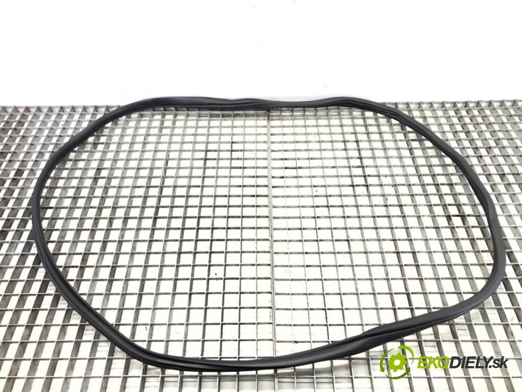 HYUNDAI i30 (PDE, PD, PDEN) 2016 - 2022    1.5 81 kW [110 KM] benzyna 2020 - 2022  těsnění dveře zadní část levá strana  (Ostatní)