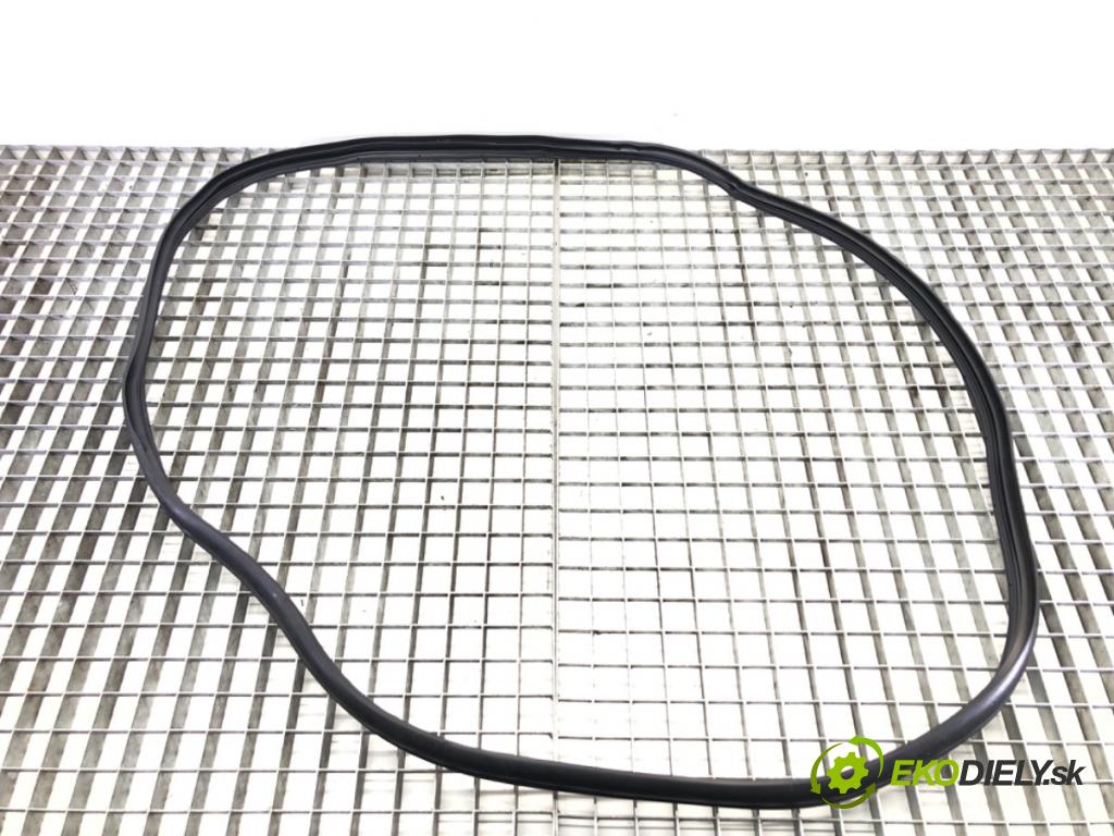 HYUNDAI i30 (PDE, PD, PDEN) 2016 - 2022    1.5 81 kW [110 KM] benzyna 2020 - 2022  těsnění dveře zadní část pravá  (Ostatní)