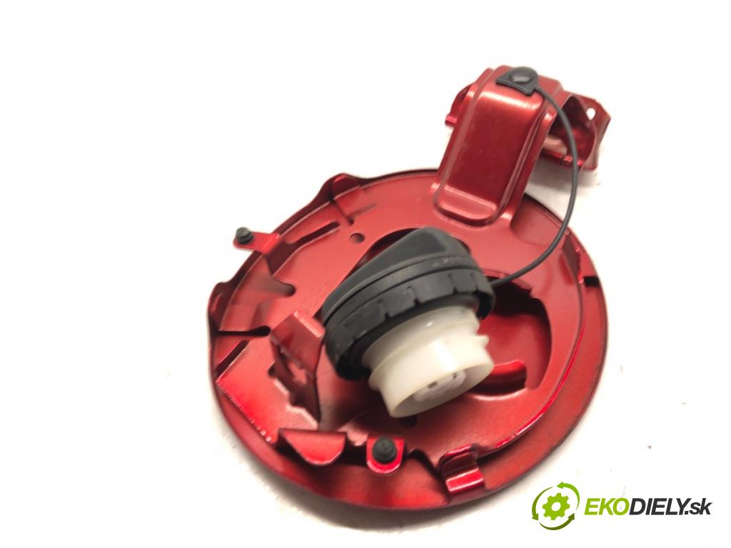 MAZDA 2 (DL, DJ) 2014 - 2022    1.5 SKYACTIV-G 66 kW [90 KM] benzyna 2014 - 2017  Dvierka nádrže paliva  (Ostatné)