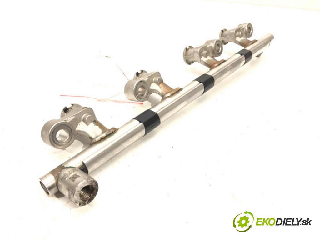 MAZDA 2 (DL, DJ) 2014 - 2022    1.5 SKYACTIV-G 66 kW [90 KM] benzyna 2014 - 2017  Lišta vstrekovacia P51313250 (Vstrekovacie lišty)