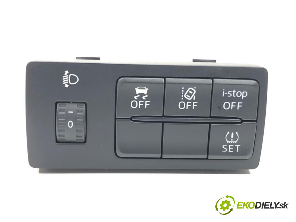 MAZDA 2 (DL, DJ) 2014 - 2022    1.5 SKYACTIV-G 66 kW [90 KM] benzyna 2014 - 2017  Prepínač nastavenia svetiel DJ1P66170A (Prepínače, spínače, tlačidlá a ovládače kúrenia)