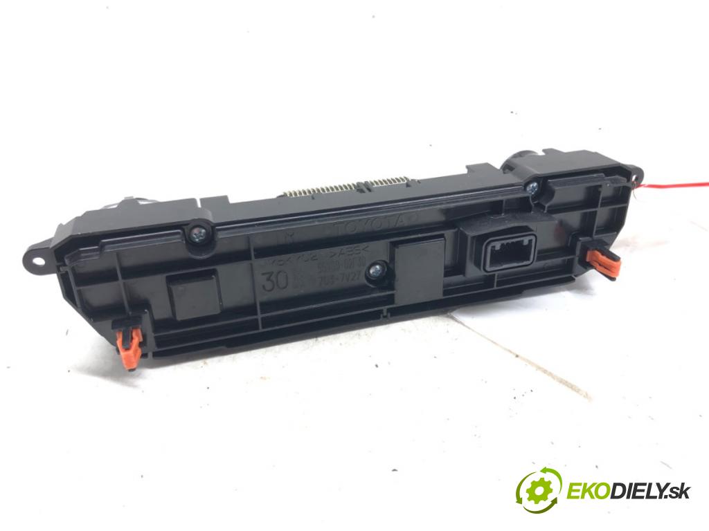 TOYOTA COROLLA sedan (_E21_) 2019 - 2022    1.6 VVTi Flexfuel (ZRE210_) 92 kW [125 KM] Benzyna  Panel ovládania kúrenia 55900-02F30 (Prepínače, spínače, tlačidlá a ovládače kúrenia)