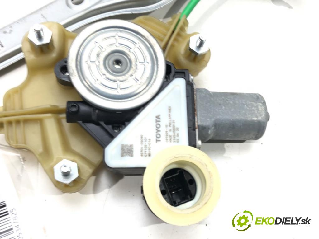 TOYOTA COROLLA sedan (_E21_) 2019 - 2022    1.6 VVTi Flexfuel (ZRE210_) 92 kW [125 KM] Benzyna  mechanismus okna levý zadní část 69840-02743-A