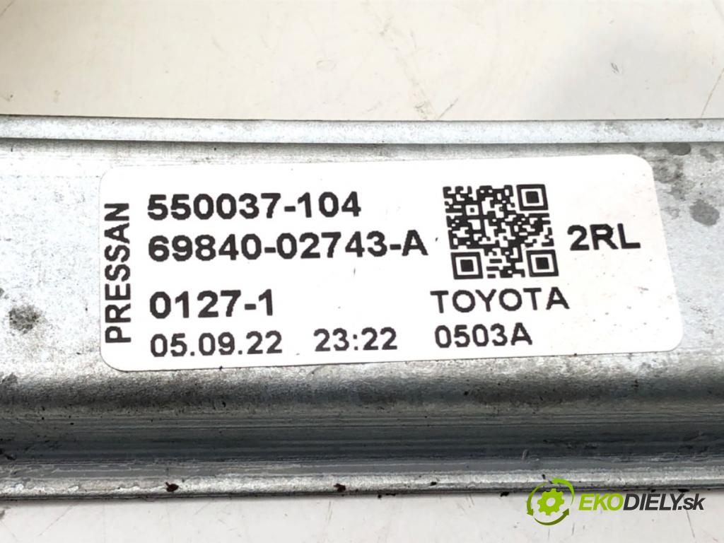 TOYOTA COROLLA sedan (_E21_) 2019 - 2022    1.6 VVTi Flexfuel (ZRE210_) 92 kW [125 KM] Benzyna  mechanismus okna levý zadní část 69840-02743-A